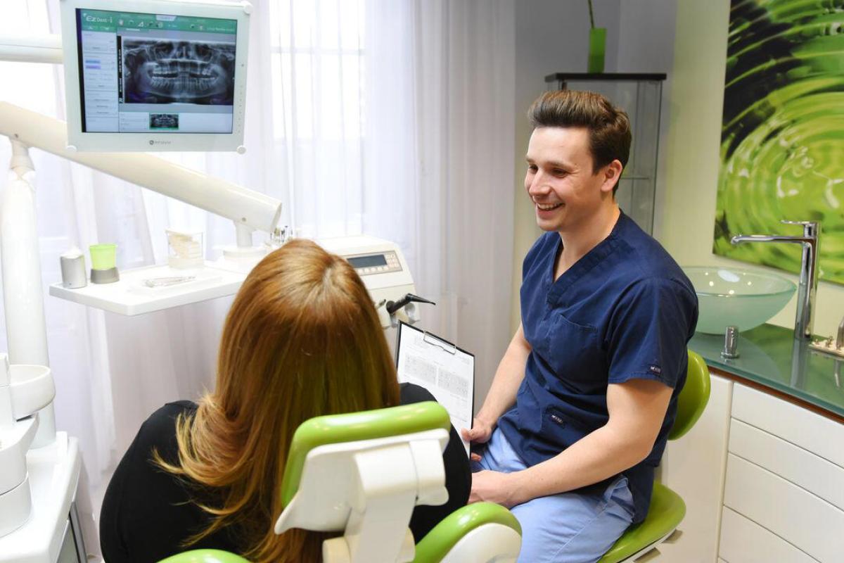 Fogorvosi rendelő Budapest - Szeretne szép és egészséges fogakat? A Móricz Dental fogorvosi rendelő Budapesten várja Önt a ma elérhető legkorszerűbb és legkíméletesebb eljárásokkal a legszínvonalasabb fogászati eszközökkel, valamint 18 fős nemzetközi gyakorlattal rendelkező, és a lehető leghatékonyabb fogászati kezelésekkel
