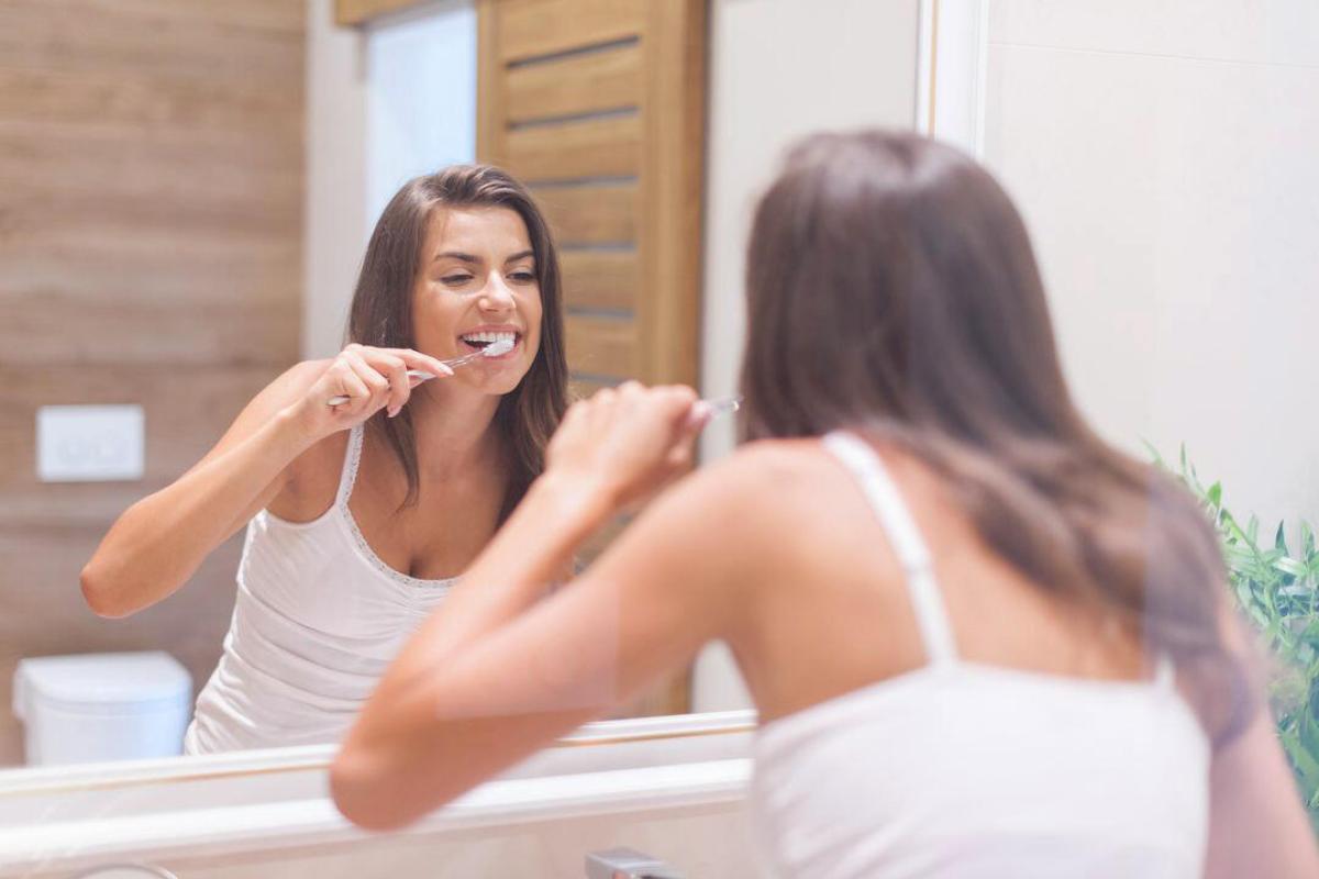 Otthoni fogápolási tippek: Így őrizze meg fogai egészségét