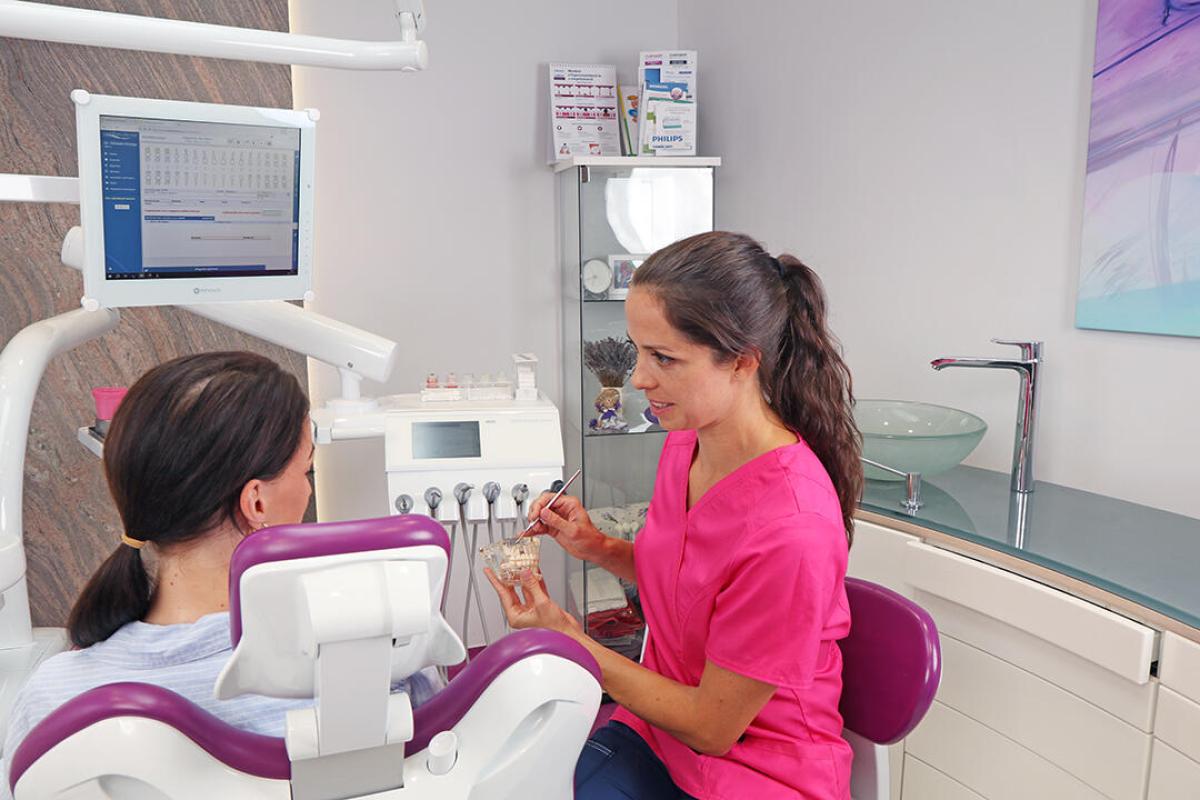 Modern fogpótlás az Ön kényelme és biztonsága érdekében a Móricz Dentalban - A modern fogpótlás technológiái forradalmi megoldásokat kínálnak a hiányzó vagy sérült fogak pótlására. Ismerje meg lehetőségeit a Móricz Dentalnál!
