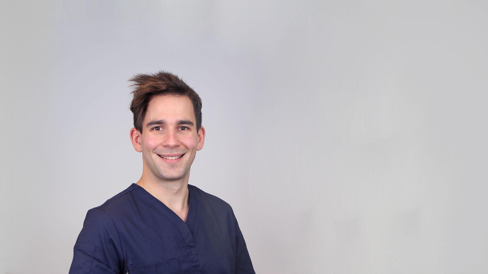 Dr. Dézsi Balázs fogorvos | Móricz Dental Fogászat