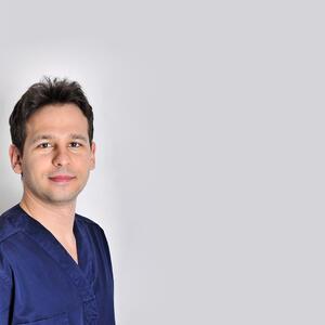 Dr. Zsombor Vécsey dentist - Dentoalveolar surgeon

Specialty: implantology, oral surgery, aesthetic dentistry
