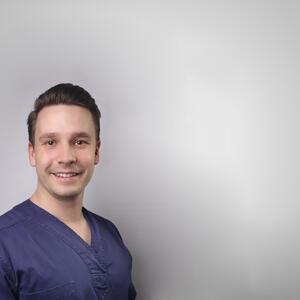 Dr. András Schandl dentist - Dentoalveolar surgeon.

Specialty: implantology, oral surgery, tooth replacement
