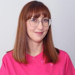 Szekeres Henrietta - Fogászati asszisztens és dentálhigiénikus
