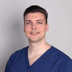Dr. Mórocz Dávid Richárd fogorvos - Fogorvos

Specialitás: esztétikus fogpótlások, esztétikus tömések, gyökérkezelés
