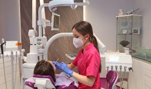 Elpótlás és fogtömés Budapesten esztétikai fogászati megoldásokkal