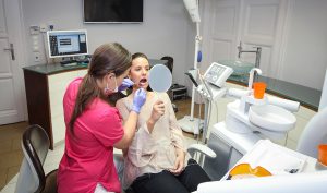 Fogfehérítés és fogszín-meghatározás