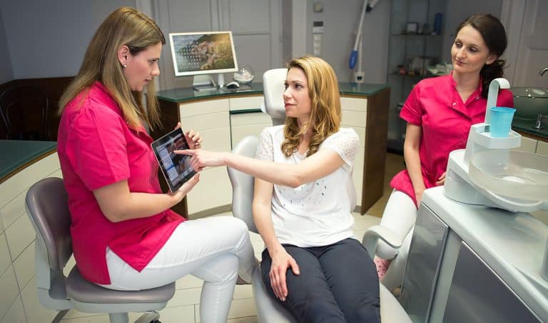 Konzultáció, a kezelés bemutatása iPad animációval